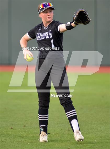 Thumbnail 2 in Grandview vs. Whitesboro (UIL Softball 3A Div 1 Final) photogallery.
