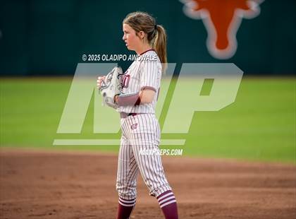 Thumbnail 1 in Grandview vs. Whitesboro (UIL Softball 3A Div 1 Final) photogallery.