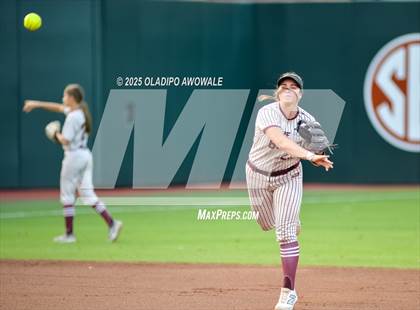 Thumbnail 3 in Grandview vs. Whitesboro (UIL Softball 3A Div 1 Final) photogallery.