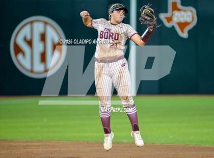 Thumbnail 3 in Grandview vs. Whitesboro (UIL Softball 3A Div 1 Final) photogallery.