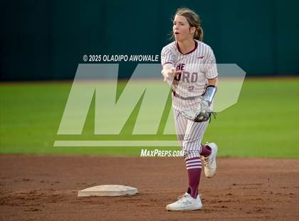 Thumbnail 1 in Grandview vs. Whitesboro (UIL Softball 3A Div 1 Final) photogallery.