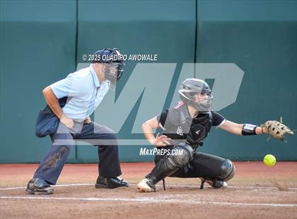 Thumbnail 1 in Grandview vs. Whitesboro (UIL Softball 3A Div 1 Final) photogallery.