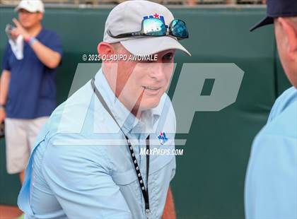 Thumbnail 2 in Grandview vs. Whitesboro (UIL Softball 3A Div 1 Final) photogallery.