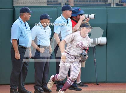 Thumbnail 1 in Grandview vs. Whitesboro (UIL Softball 3A Div 1 Final) photogallery.