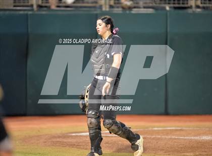 Thumbnail 1 in Grandview vs. Whitesboro (UIL Softball 3A Div 1 Final) photogallery.