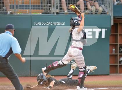 Thumbnail 3 in Grandview vs. Whitesboro (UIL 3A Softball Div 1 State Finals) photogallery.