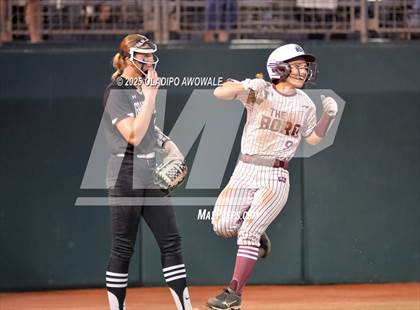 Thumbnail 1 in Grandview vs. Whitesboro (UIL Softball 3A Div 1 Final) photogallery.