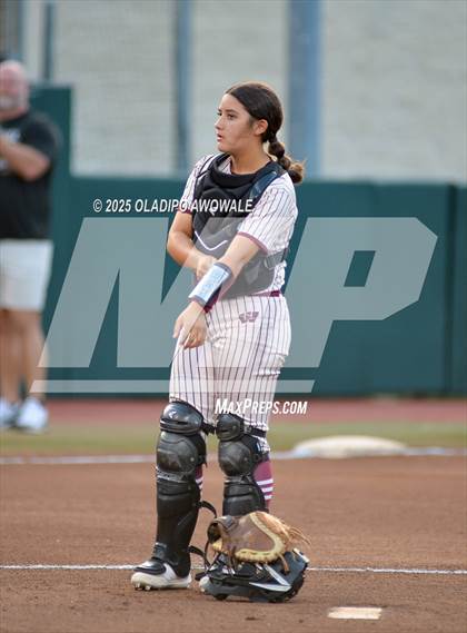 Thumbnail 1 in Grandview vs. Whitesboro (UIL Softball 3A Div 1 Final) photogallery.