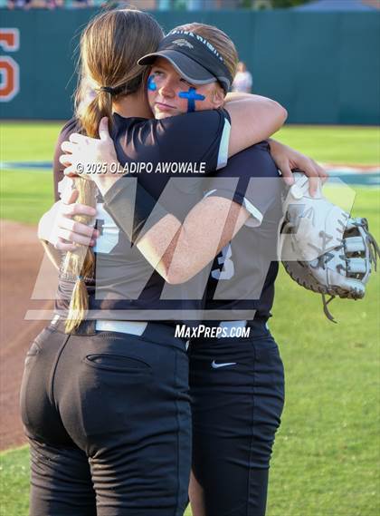 Thumbnail 3 in Grandview vs. Whitesboro (UIL Softball 3A Div 1 Final) photogallery.