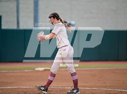 Thumbnail 3 in Grandview vs. Whitesboro (UIL Softball 3A Div 1 Final) photogallery.