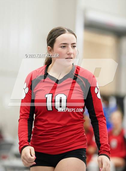 Thumbnail 2 in Grand Blanc vs. Haslett (Beast of the East) photogallery.