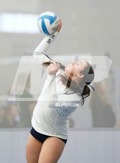 Thumbnail 2 in Grand Blanc vs. Haslett (Beast of the East) photogallery.