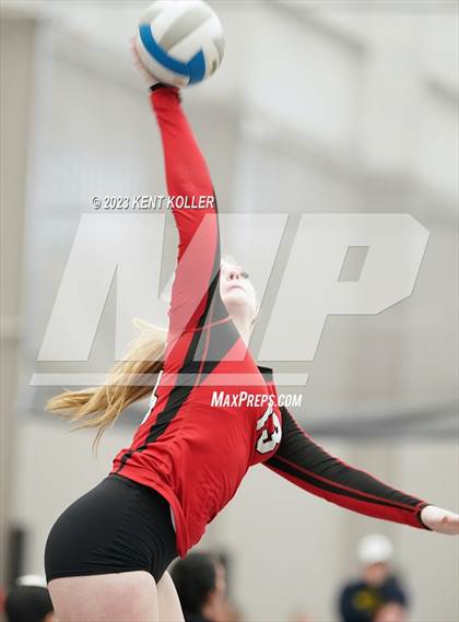 Thumbnail 1 in Grand Blanc vs. Haslett (Beast of the East) photogallery.