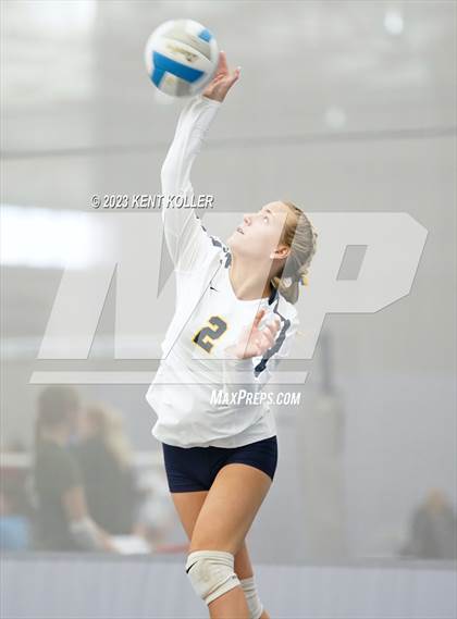 Thumbnail 2 in Grand Blanc vs. Haslett (Beast of the East) photogallery.