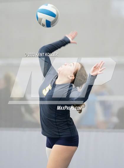 Thumbnail 1 in Grand Blanc vs. Haslett (Beast of the East) photogallery.