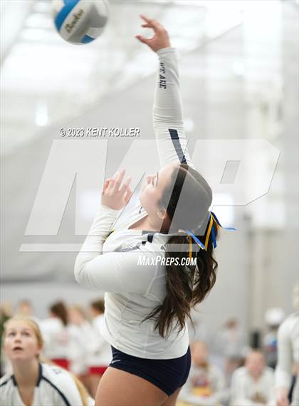 Thumbnail 3 in Grand Blanc vs. Haslett (Beast of the East) photogallery.