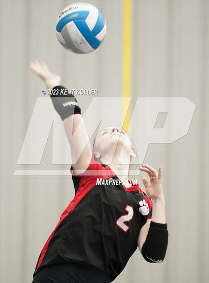 Thumbnail 2 in Grand Blanc vs. Haslett (Beast of the East) photogallery.