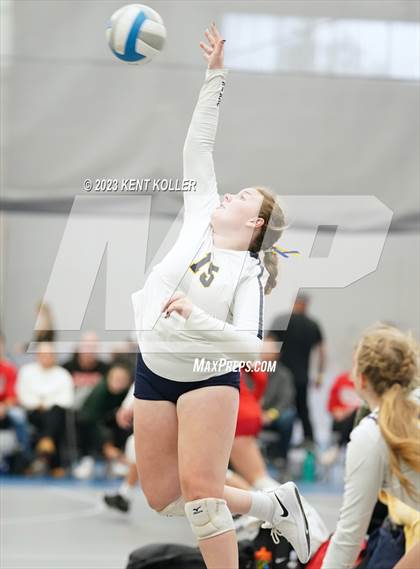 Thumbnail 1 in Grand Blanc vs. Haslett (Beast of the East) photogallery.