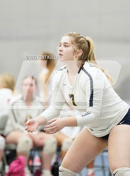 Thumbnail 1 in Grand Blanc vs. Haslett (Beast of the East) photogallery.