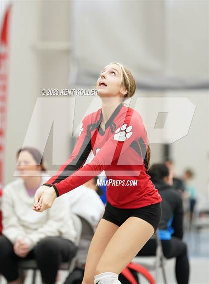 Thumbnail 1 in Grand Blanc vs. Haslett (Beast of the East) photogallery.