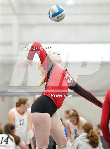 Thumbnail 3 in Grand Blanc vs. Haslett (Beast of the East) photogallery.