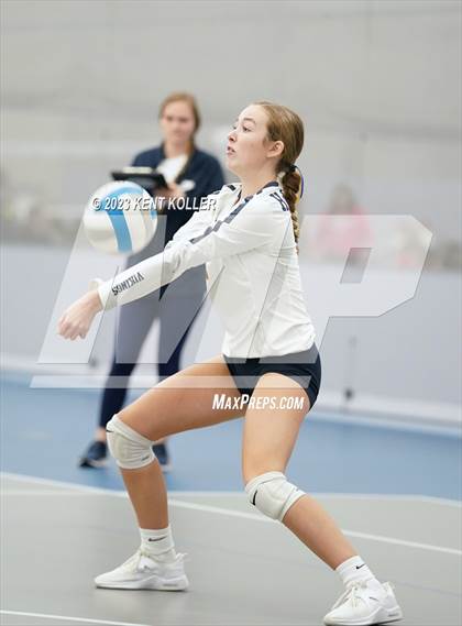 Thumbnail 3 in Grand Blanc vs. Haslett (Beast of the East) photogallery.