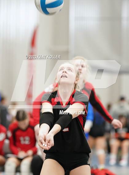 Thumbnail 3 in Grand Blanc vs. Haslett (Beast of the East) photogallery.