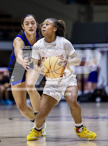 Thumbnail 2 in Clovis vs. Clovis West (CIF CS D1 Championship) photogallery.