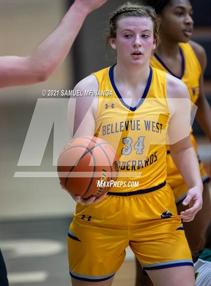 Thumbnail 1 in Bellevue West @ Pius X photogallery.