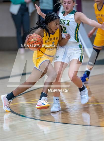 Thumbnail 1 in Bellevue West @ Pius X photogallery.