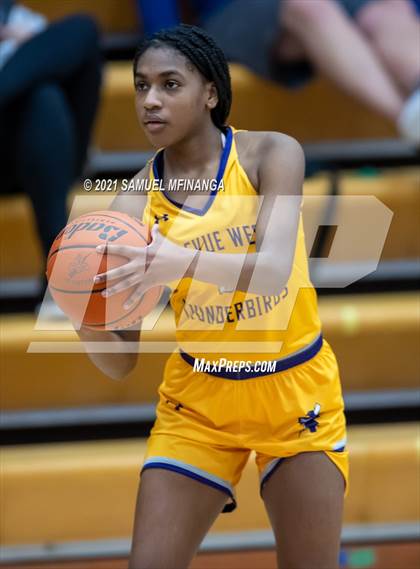 Thumbnail 2 in Bellevue West @ Pius X photogallery.