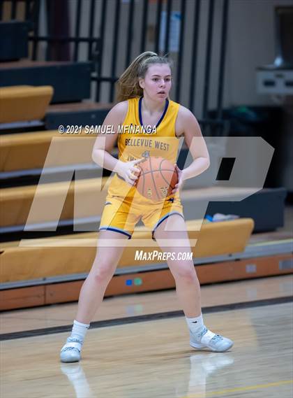 Thumbnail 1 in Bellevue West @ Pius X photogallery.