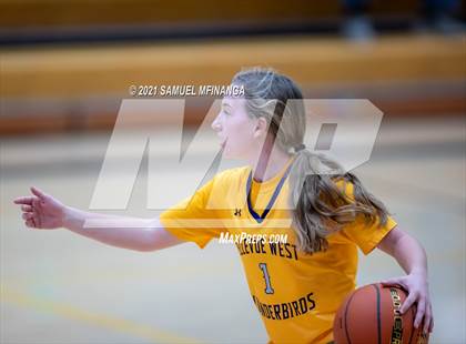 Thumbnail 2 in Bellevue West @ Pius X photogallery.