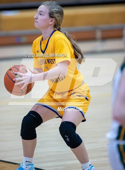 Thumbnail 3 in Bellevue West @ Pius X photogallery.