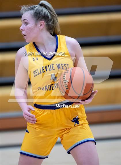 Thumbnail 1 in Bellevue West @ Pius X photogallery.