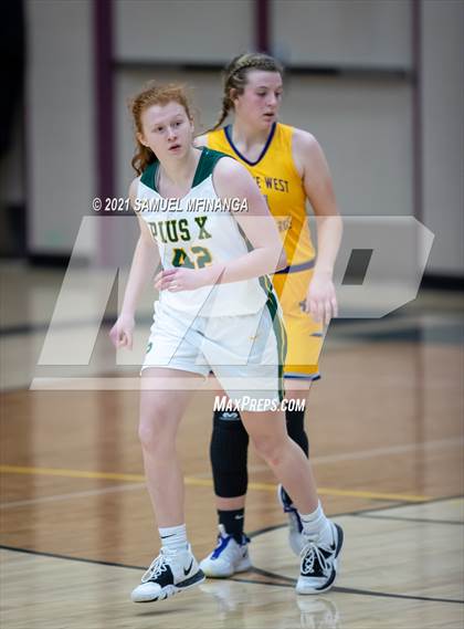 Thumbnail 2 in Bellevue West @ Pius X photogallery.