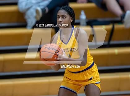 Thumbnail 1 in Bellevue West @ Pius X photogallery.