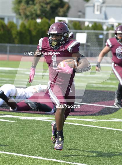 Thumbnail 3 in Varsity Opponent @ St. Joseph's Collegiate Institute photogallery.