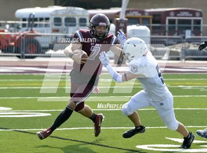 Thumbnail 1 in Varsity Opponent @ St. Joseph's Collegiate Institute photogallery.