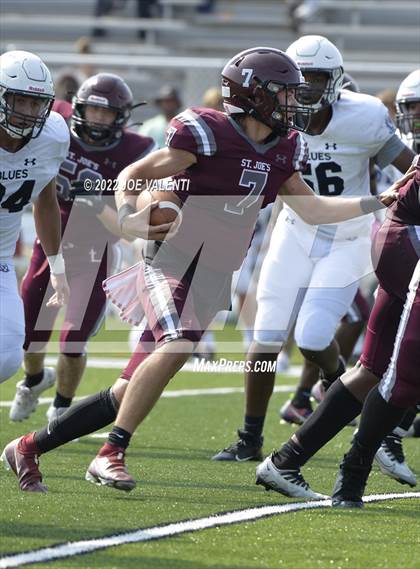 Thumbnail 1 in Varsity Opponent @ St. Joseph's Collegiate Institute photogallery.