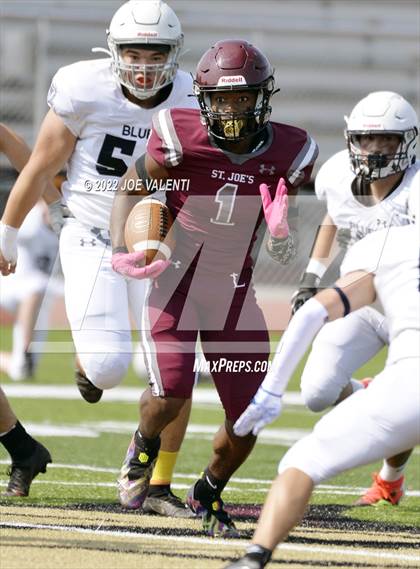 Thumbnail 1 in Varsity Opponent @ St. Joseph's Collegiate Institute photogallery.