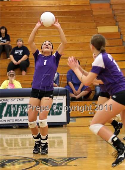 Thumbnail 3 in Elgin vs. McNeil photogallery.