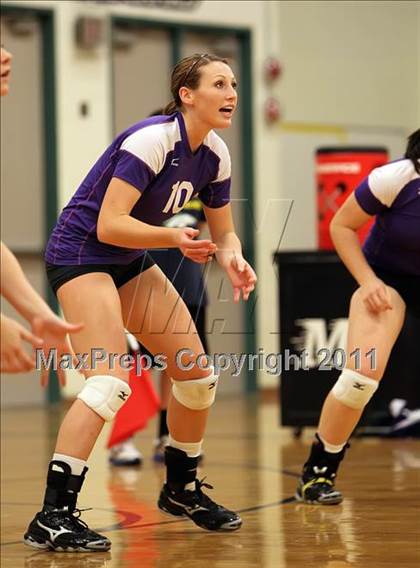 Thumbnail 3 in Elgin vs. McNeil photogallery.