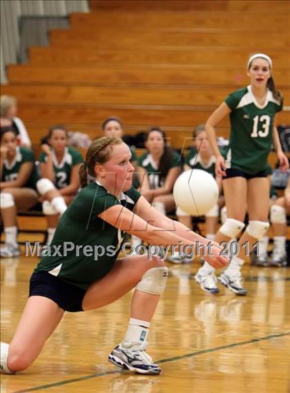 Thumbnail 2 in Elgin vs. McNeil photogallery.