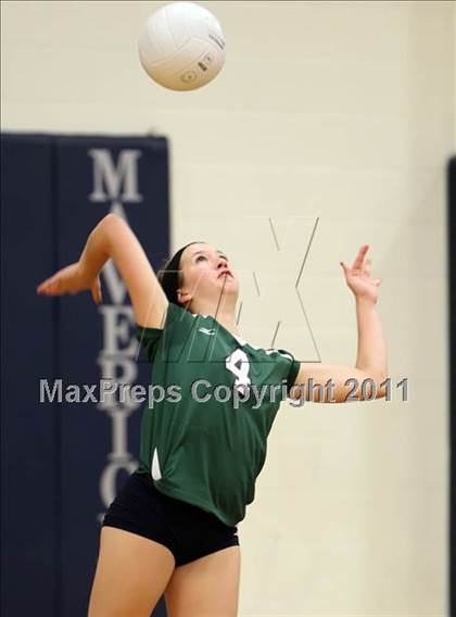 Thumbnail 2 in Elgin vs. McNeil photogallery.