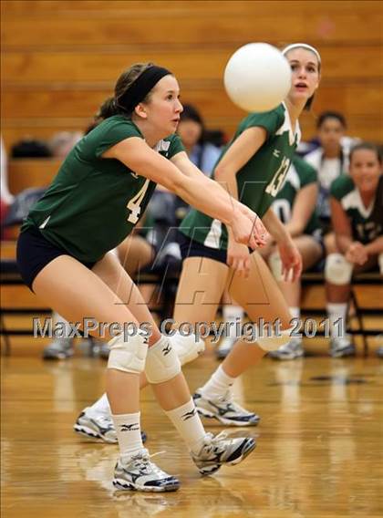 Thumbnail 2 in Elgin vs. McNeil photogallery.