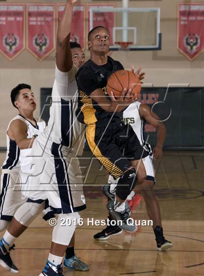 Thumbnail 3 in Antioch vs. St. John Bosco (MaxPreps Holiday Classic) photogallery.