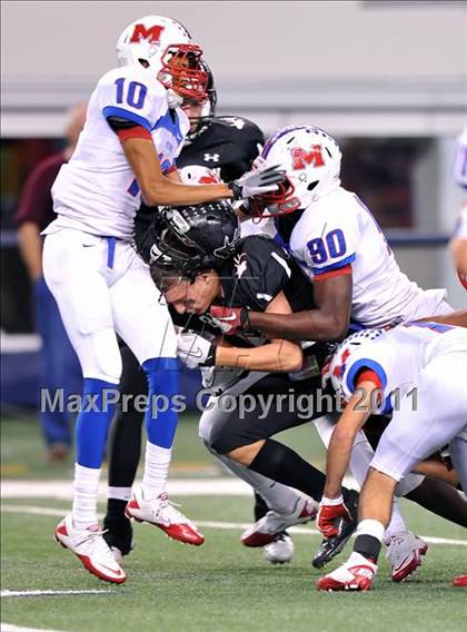 Thumbnail 3 in Burleson vs. Midway (4A Division 1 Region 1 Bi-District) photogallery.