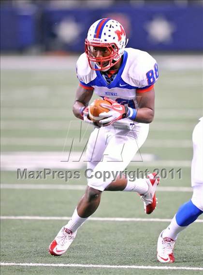 Thumbnail 1 in Burleson vs. Midway (4A Division 1 Region 1 Bi-District) photogallery.