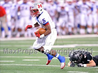 Thumbnail 1 in Burleson vs. Midway (4A Division 1 Region 1 Bi-District) photogallery.